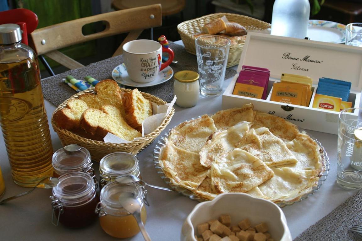 Bed and Breakfast Les Petites Mirabelles Noyers-sur-Cher Exterior foto